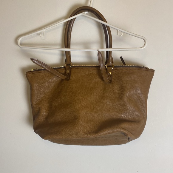 Barely used Tan Brown Burberry Leather Handbag - Picture 2 of 10